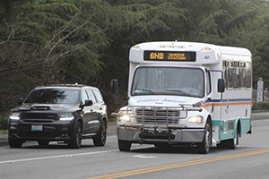 Bus drivers get big raises in new Island Transit contract